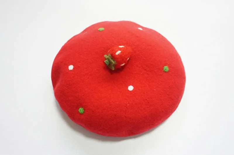 ''A STRAWBERRT'' POINT RED BERET BY51020