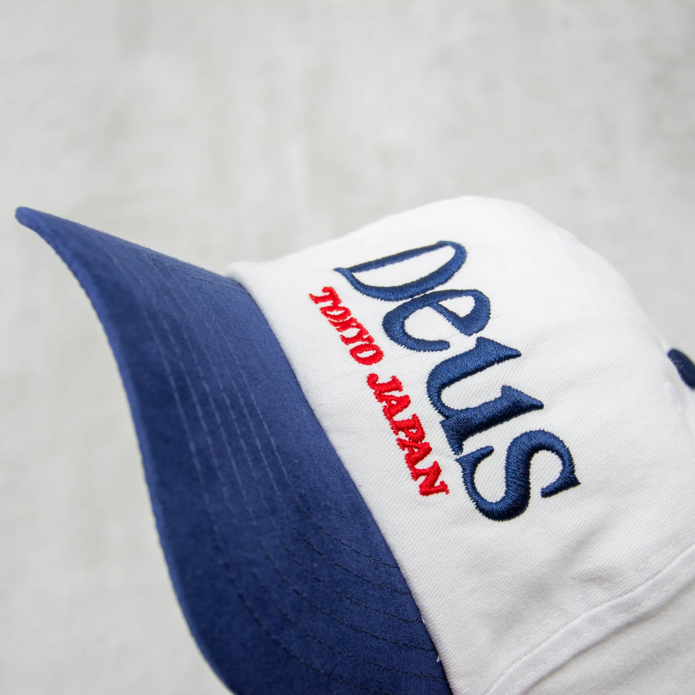 Deus ex Machina Metro Dad Cap - White