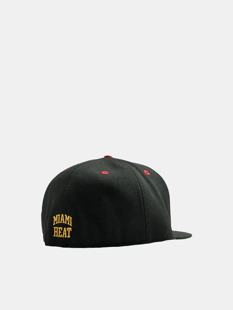 New Era 59FIFTY Miami Heat Logo Rear Script - Black / Red