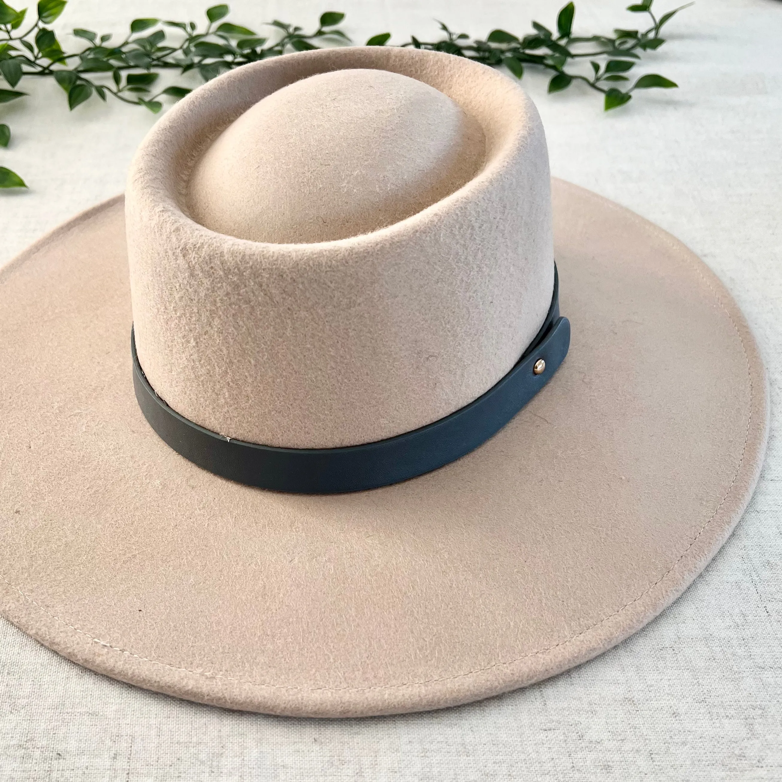 Runaway Wide Brim Hat - Oat