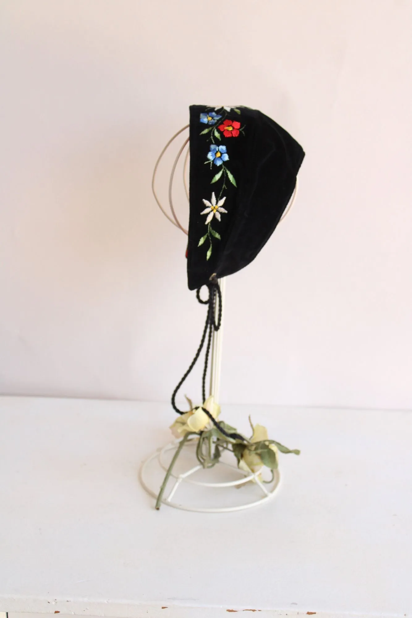 Vintage 1950s 1960s Max Hurni Swiss Embroidered Bonnet